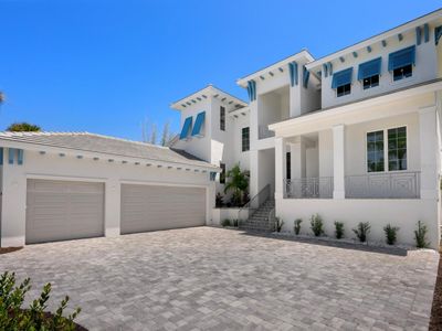 5910 Gulf Of Mexico Drive, House other with 5 bedrooms, 4 bathrooms and null parking in Longboat Key FL | Image 3