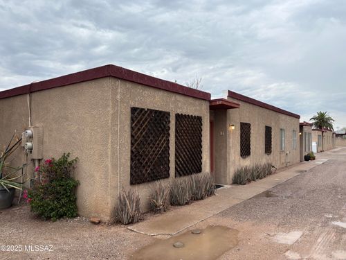 321 E Alturas St, Tucson, AZ, 85705-4704 | Card Image