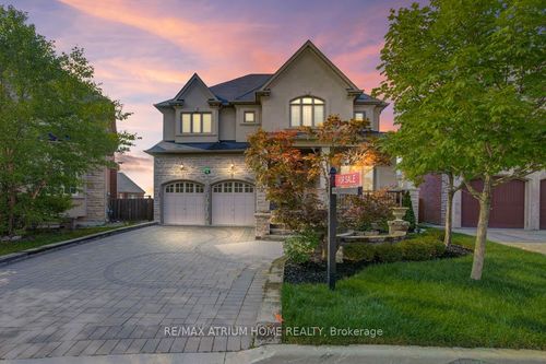 9 Berkshire Cres, Markham, ON, L6C0P5 | Card Image