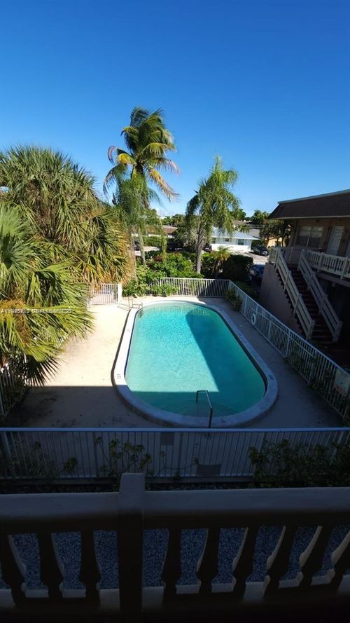 apt-106-241 Se 9th Ave, Pompano Beach, FL, 33060-7336 | Card Image