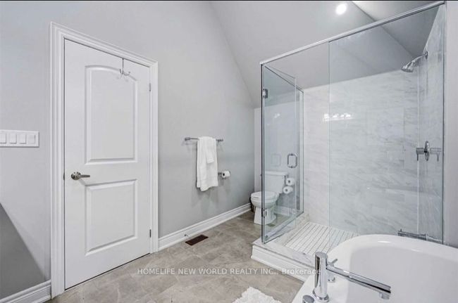 7 Via Romano Blvd, House attached with 5 bedrooms, 5 bathrooms and 4 parking in Vaughan ON | Image 16