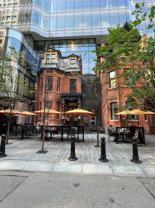 105-7 St Thomas St, Toronto, ON, M5S2B7 | Card Image