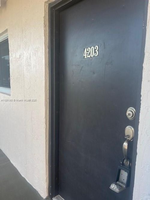 apt-203-9917 W Okeechobee Rd, Hialeah Gardens, FL, 33016-3149 | Card Image