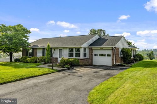 2136 Hobson Road, LANCASTER, PA, 17602 | Card Image