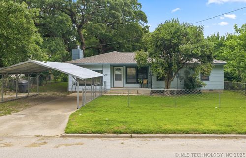 812 Carter St, Ardmore, OK, 73401-8524 | Card Image