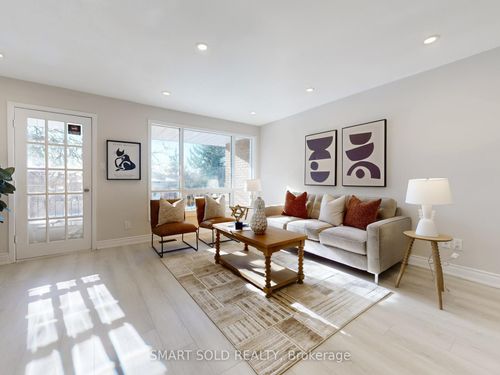 76 Clancy Dr, North York, ON, M2J2V8 | Card Image