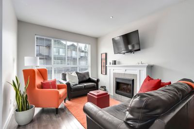 17 - 7848 170 St, Townhouse with 3 bedrooms, 2 bathrooms and 2 parking in Surrey BC | Image 1