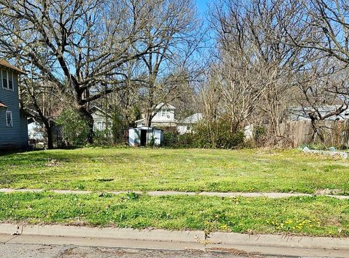 325 N Emporia St, El Dorado, KS, 67042-1621 | Card Image