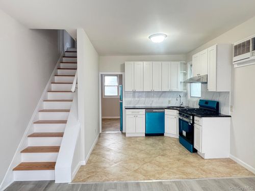 164-36 77th Road, New York, NY, 11366 | Card Image