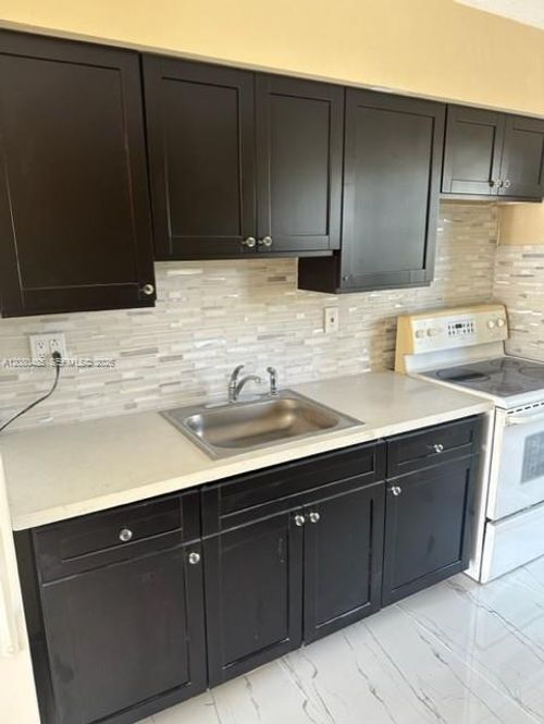 3-13990 Ne 20th Ct, North Miami Beach, FL, 33181-1635 | Card Image
