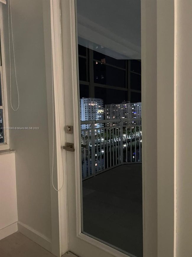 APT-1501 - 18071 Biscayne Blvd, Condo with 2 bedrooms, 2 bathrooms and null parking in Aventura FL | Image 52
