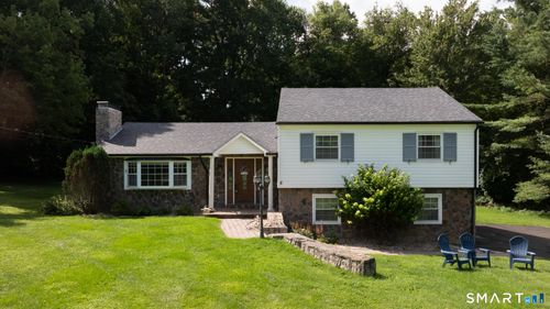 123 Northwood Dr, Middlebury, CT, 06762-1705 | Card Image