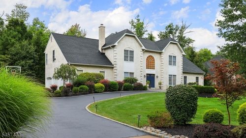 8 Downingtown Ct, Warren, NJ, 07059-6776 | Card Image