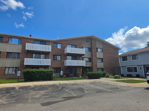 304-2000 Bayside Dr, Palatine, IL, 60074-3221 | Card Image