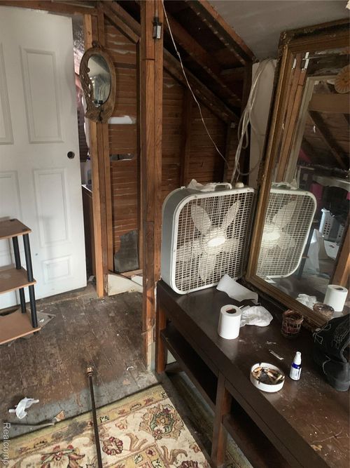 2403 Turner St, Lansing, MI, 48906-4062 | Card Image