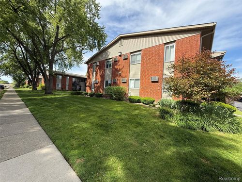 2-4109 Benjamin Ave, Royal Oak, MI, 48073-1830 | Card Image