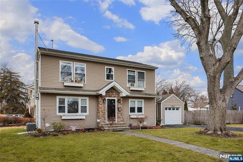 181 Allen St, Hackensack, NJ, 07601-1612 | Card Image