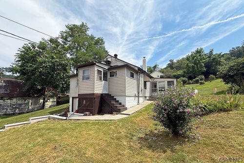 328 Govier Ln, Johnstown, PA, 15905-3523 | Card Image