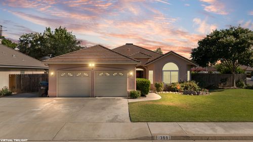 1395 W La Vida Ln, Porterville, CA, 93257-1035 | Card Image
