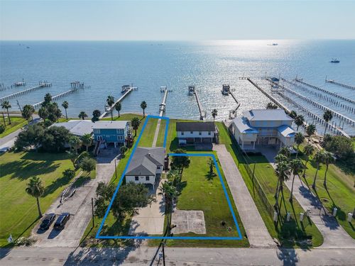 1313 8th St, Dickinson, TX, 77539-2866 | Card Image