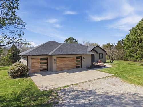 9747 S Route N, COLUMBIA, MO, 65203-8804 | Card Image