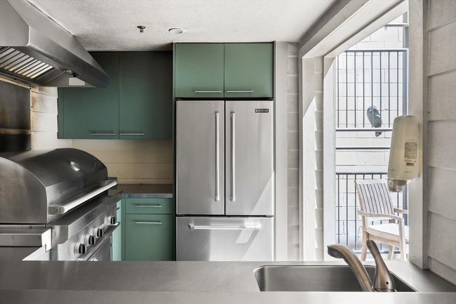 Resident Outdoor Kitchen Area | Image 39