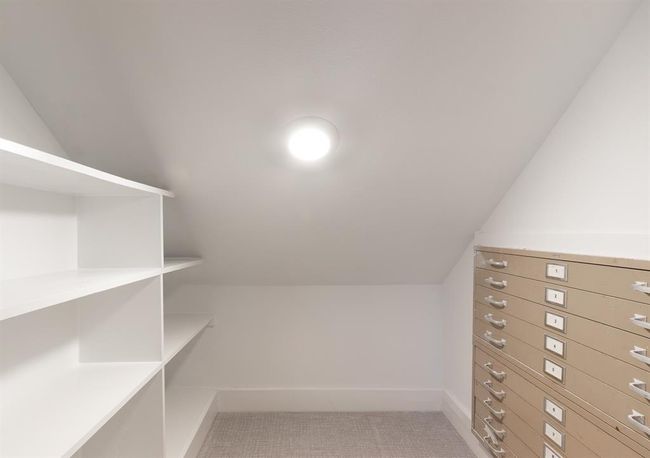 Lots of storage | Image 24