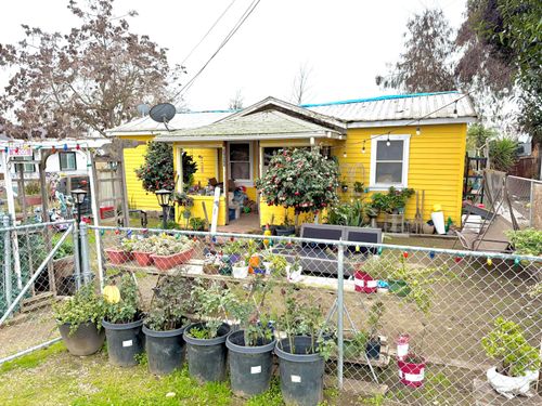 2671 W Alpine Ave, Tulare, CA, 93274-4851 | Card Image