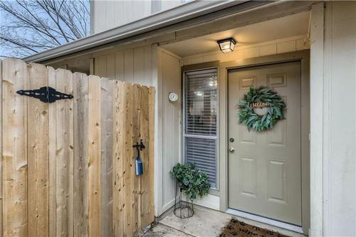 2126 Redwing Way, Round Rock, TX, 78664-7143 | Card Image