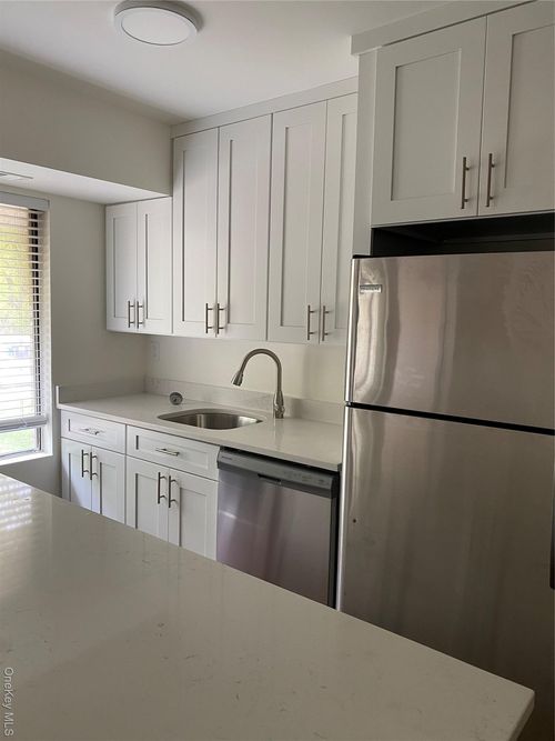 p1-1 Pueblo Ct, Coram, NY, 11727-1518 | Card Image