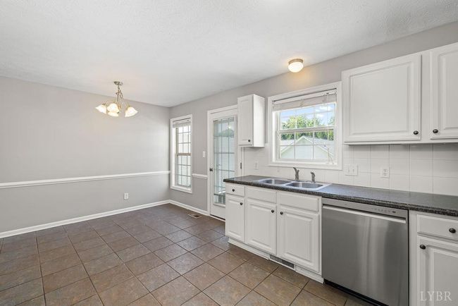 1036 Middle View Dr, Townhouse with 3 bedrooms, 3 bathrooms and null parking in Forest VA | Image 14