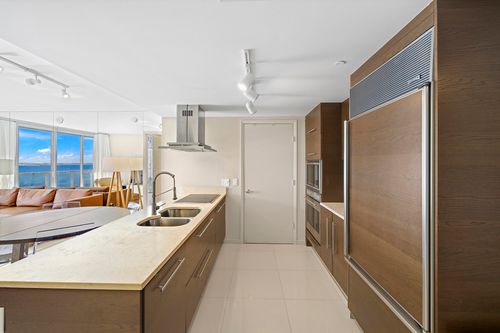 911-495 Brickell Ave, Miami, FL, 33131-2769 | Card Image