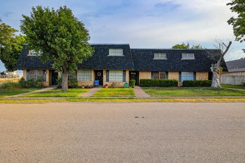 102 Fairway Dr, Ozona, TX, 76943-2077 | Card Image
