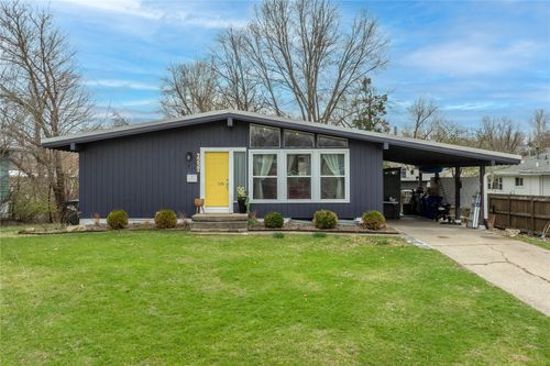 2237 Evergreen St Ne, Cedar Rapids, IA, 52402-2811 | Card Image