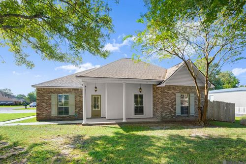 13529 Chase St, Gonzales, LA, 70737-6091 | Card Image