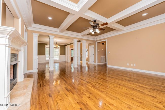 REAL ESATE PHOTOGRAPHY PHOTOS OF 303 sag | Image 10