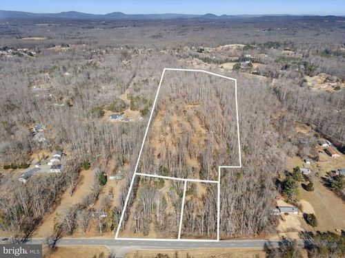 17453 Lee Hwy, AMISSVILLE, VA, 20106-2045 | Card Image