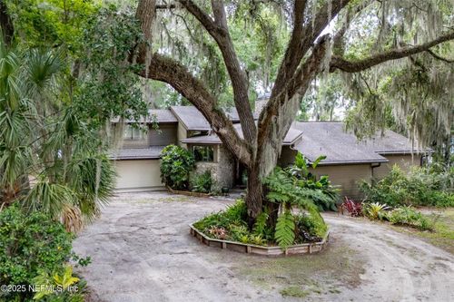 110 Cypress St, Hawthorne, FL, 32640-6137 | Card Image