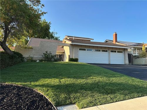 28825 Barragan St, Agoura Hills, CA, 91301-1746 | Card Image