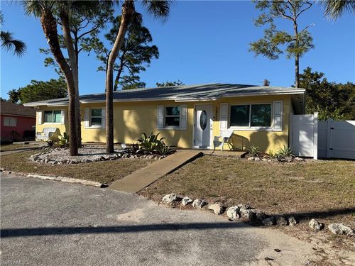 2855 Van Buren Ave, NAPLES, FL, 34112-6313 | Card Image