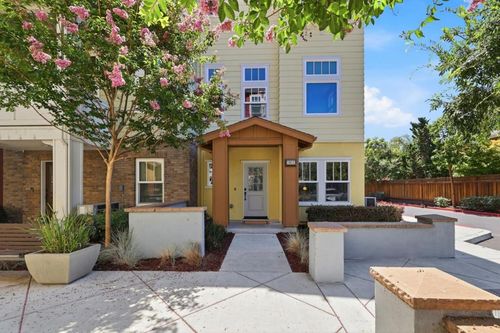 1911 Stella St, Mountain View, CA, 94043-2784 | Card Image