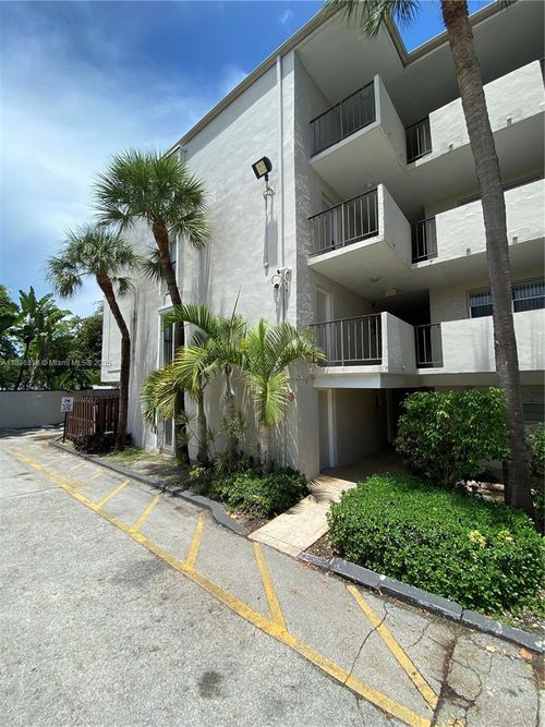 apt-a102-6900 N Kendall Dr, Pinecrest, FL, 33156-1540 | Card Image