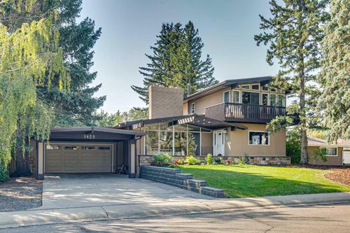 1423 75 Ave Sw, Calgary, AB, T2V0S9 | Card Image