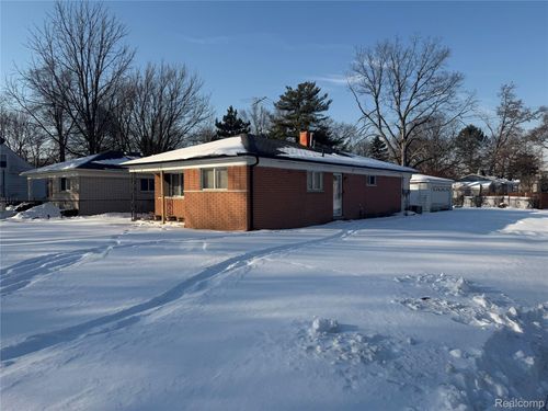 21053 Saint Francis St, Farmington Hills, MI, 48336-6160 | Card Image