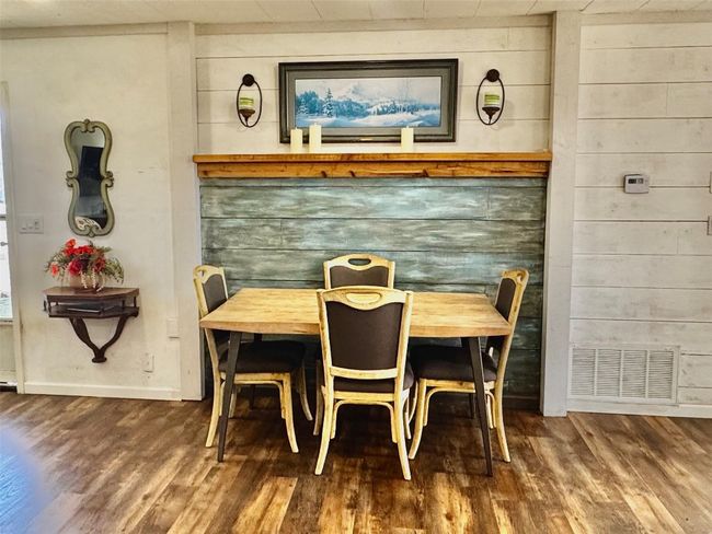 302 E Castlewood Dr, House other with 2 bedrooms, 1 bathrooms and 4 parking in Granite Shoals TX | Image 5