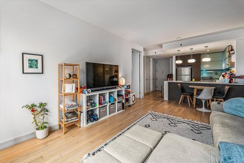 2g-21-45 44th Dr, Long Island City, NY, 11101-4751 | Card Image