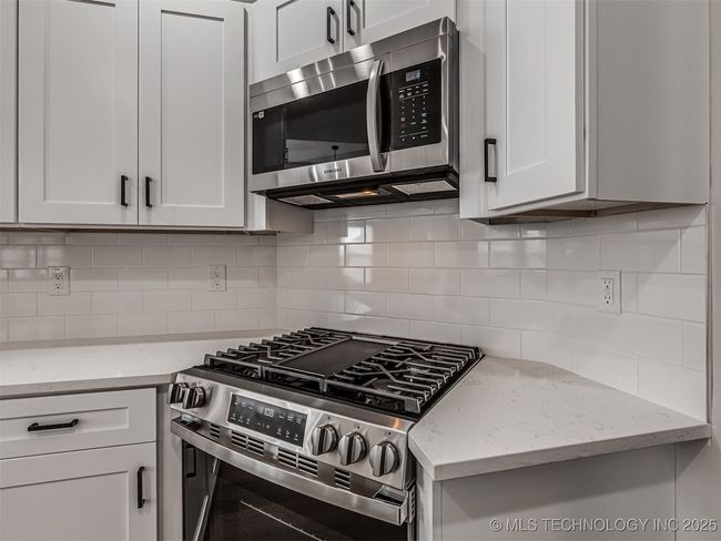 311 E 126 Th St S, House other with 3 bedrooms, 2 bathrooms and null parking in Jenks OK | Image 18