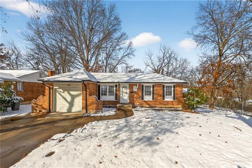 16812 E 35th St S, Independence, MO, 64055-3016 | Card Image