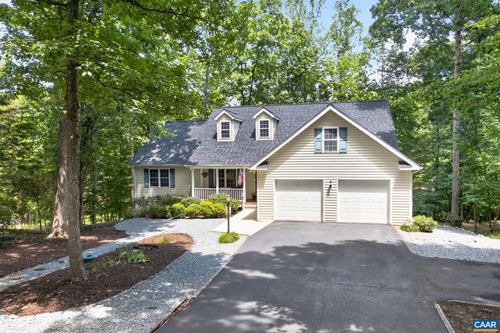 11 Chatham Ln, PALMYRA, VA, 22963-2101 | Card Image