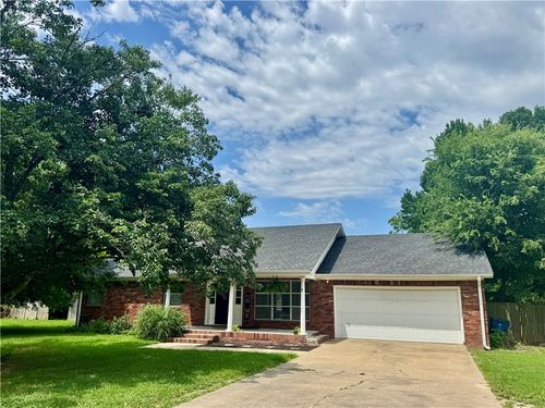 999 S Curtis Ave, Pea Ridge, AR, 72751-3300 | Card Image